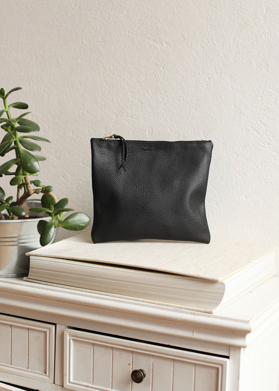 HELENA CLUTCH – Schwarz gemustert