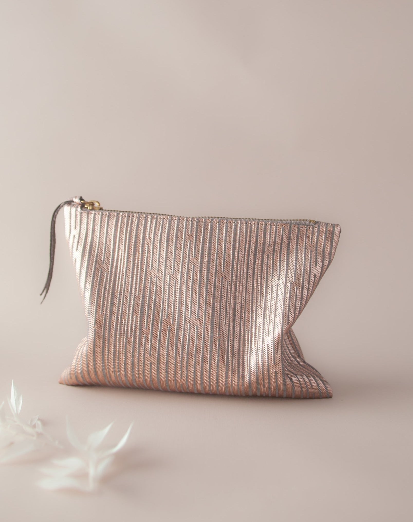 Noa Clutch Rose Gold Thewhiteribbon