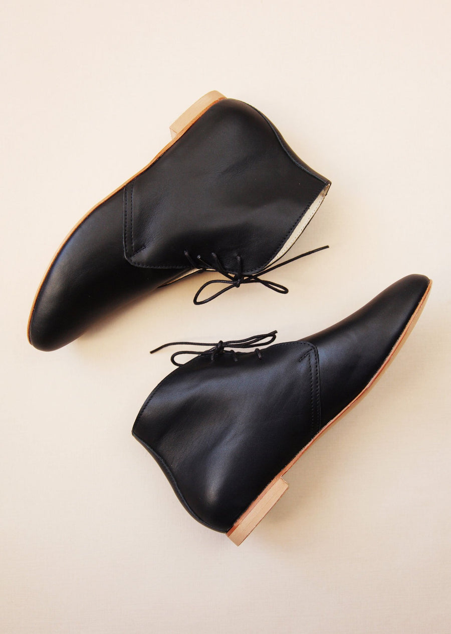 The Ankle Boots in Classic Black Leather – thewhiteribbon